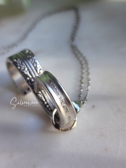 Royal York 1937 Silverplated Infinity Necklace