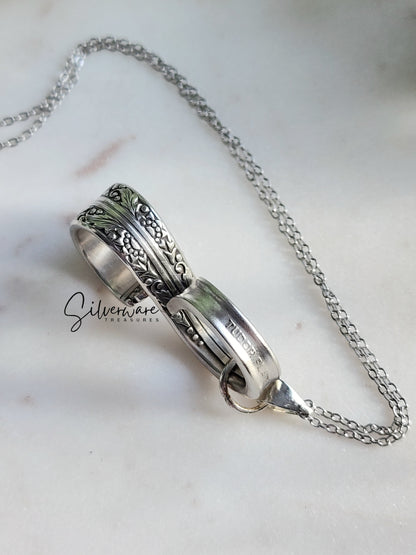 Royal York 1937 Silverplated Infinity Necklace