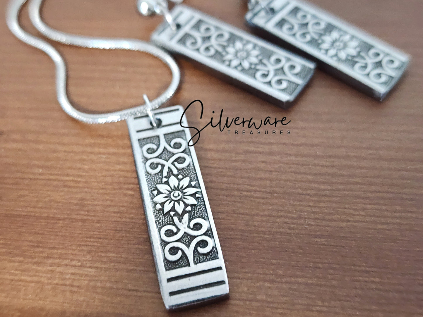 1919 'Ambassador' Stainless Pendant Necklace & Earrings Set